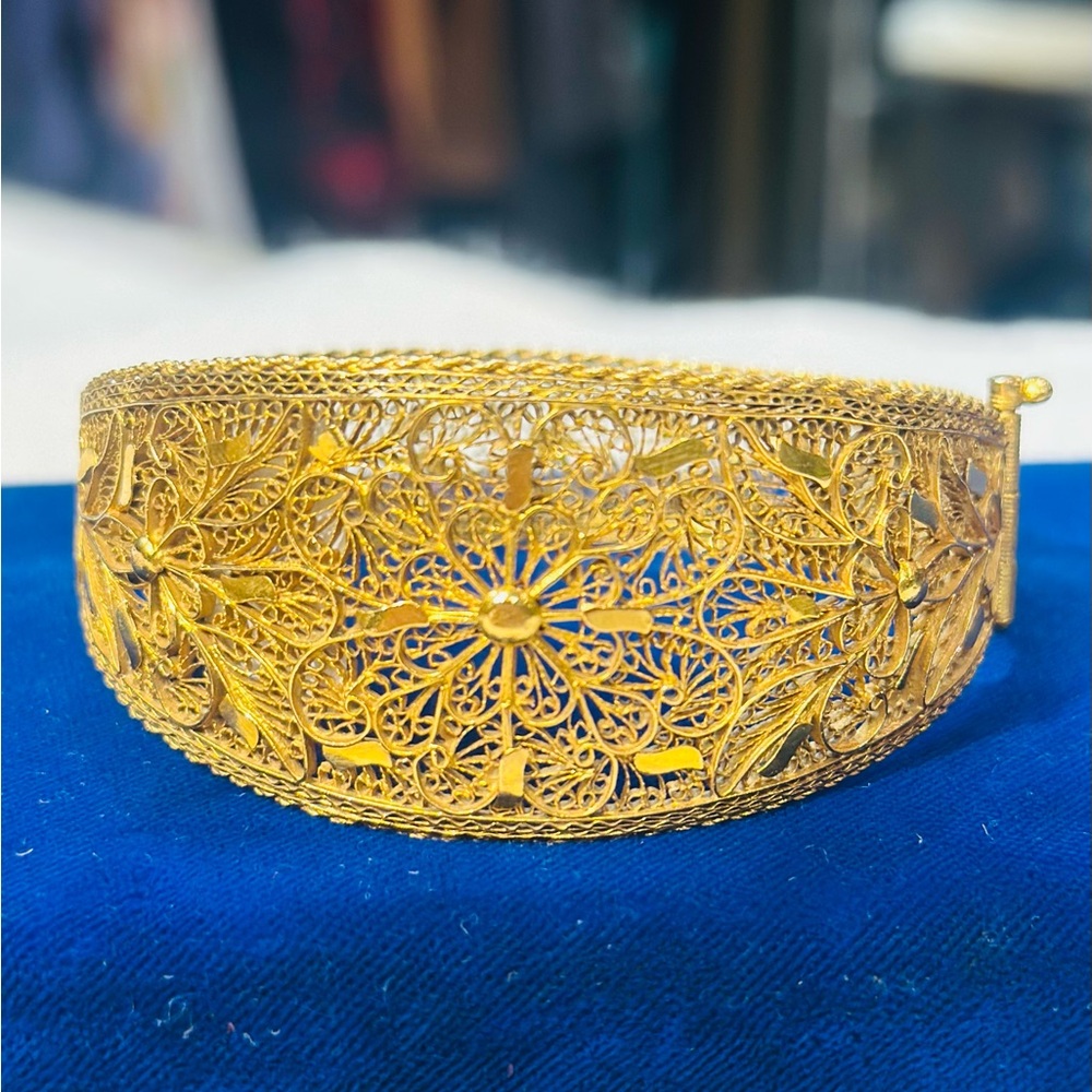 Vintage Gold Filigree Bracelet 21 carat gold